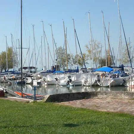 Feriehus Holiday In Siofok/balaton 37032 Siófok